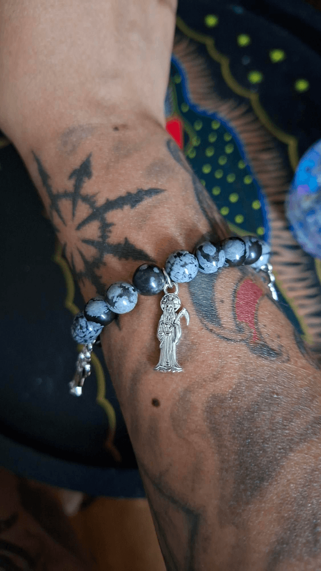 Bracelet Santa Muerte gris/noir