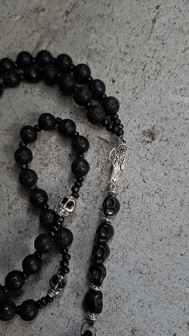 Chapelet Santa Muerte noir