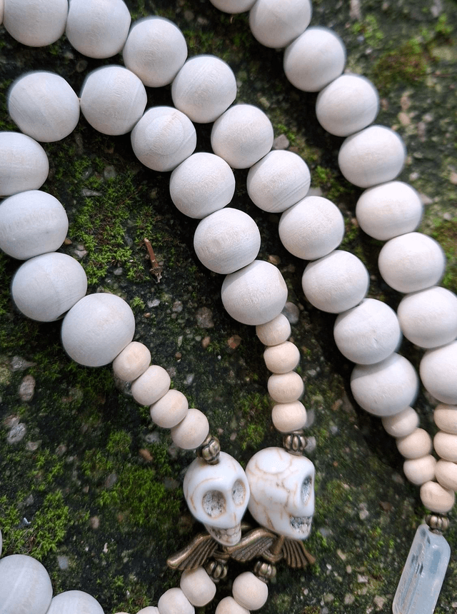 Chapelet Santa Muerte blanche