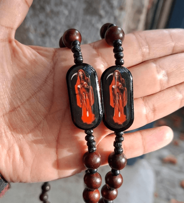 Chapelet Santa Muerte rouge