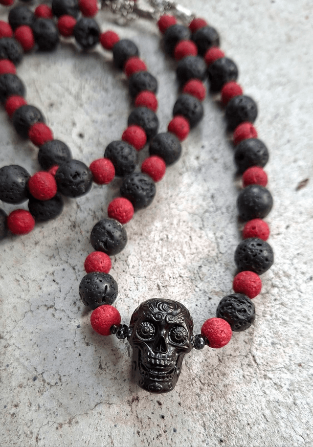 Collier Santa Muerte noir et rouge