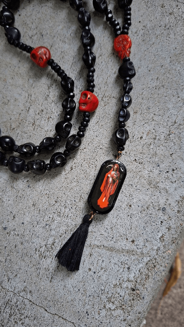Chapelet Santa Muerte rouge/noir