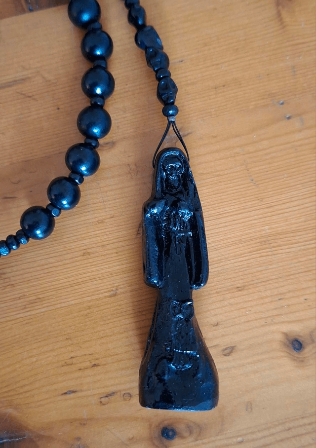 Chapelet Santa Muerte noir