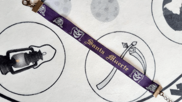 Bracelet tissus Santa Muerte violet/doré