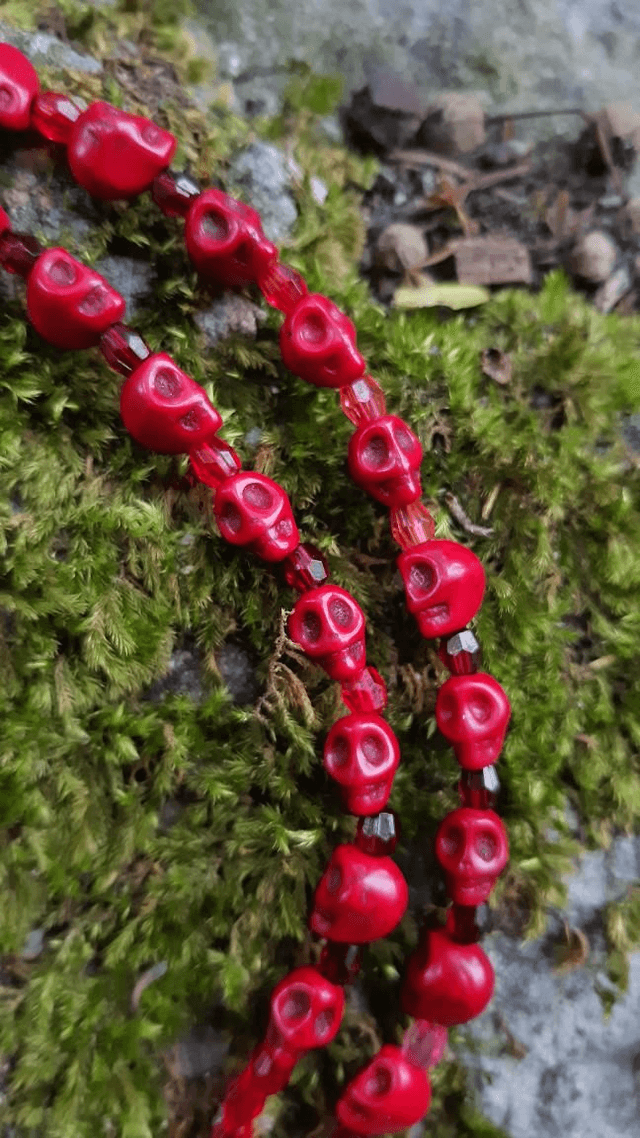 Chapelet Santa Muerte roja