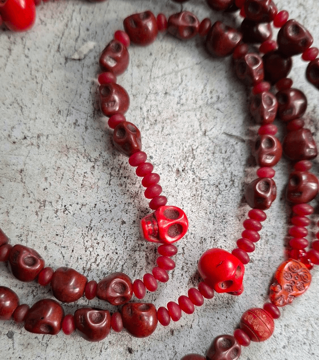 Chapelet Santa Muerte rouge