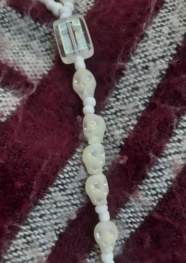 Chapelet Santa Muerte blanca