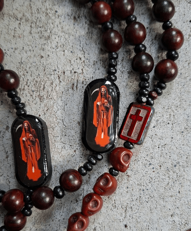 Chapelet Santa Muerte rouge