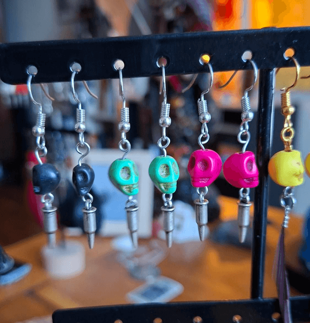 Boucle d'oreille crâne/munition