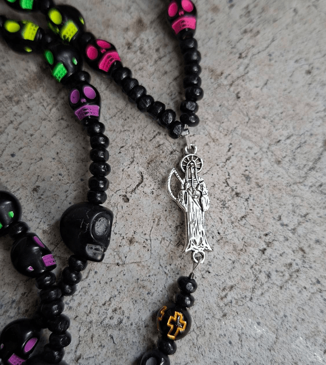 Chapelet Santa Muerte noir
