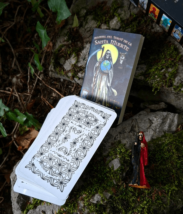 El tarot de la Santa Muerte 