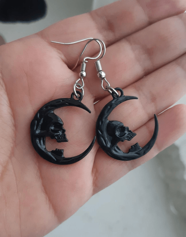 Boucles d'oreilles lune crâne noire