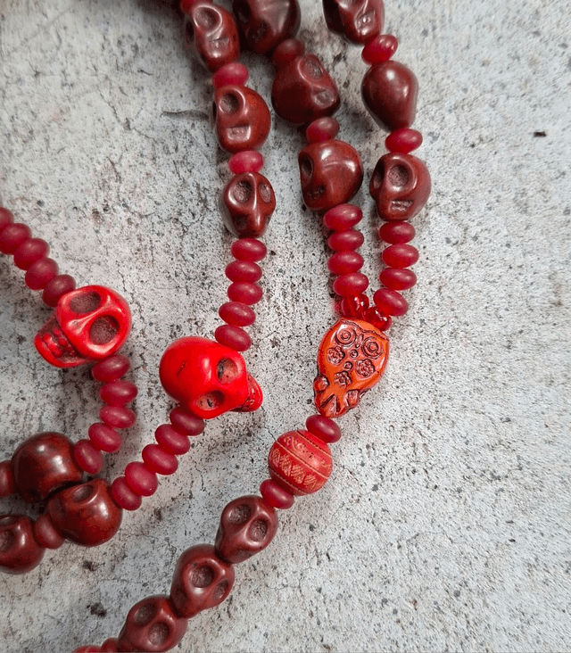 Chapelet Santa Muerte rouge