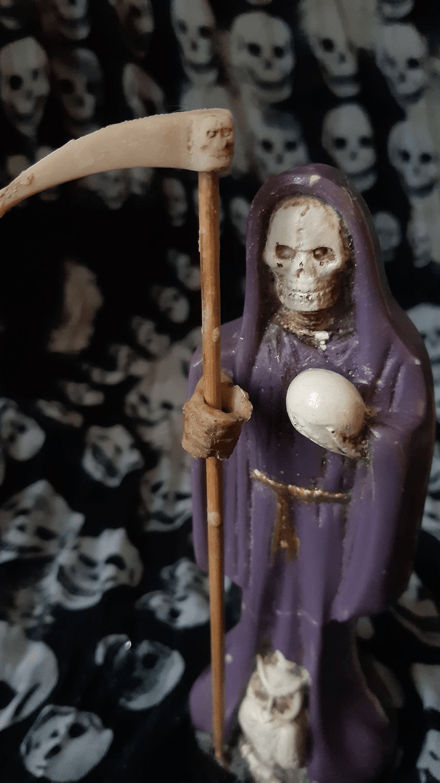 Statuette Santa Muerte violette 15cm