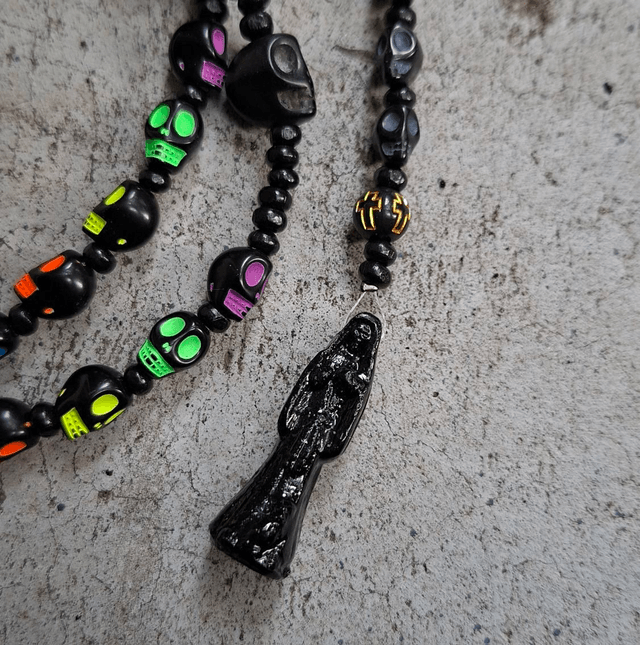 Chapelet Santa Muerte noir