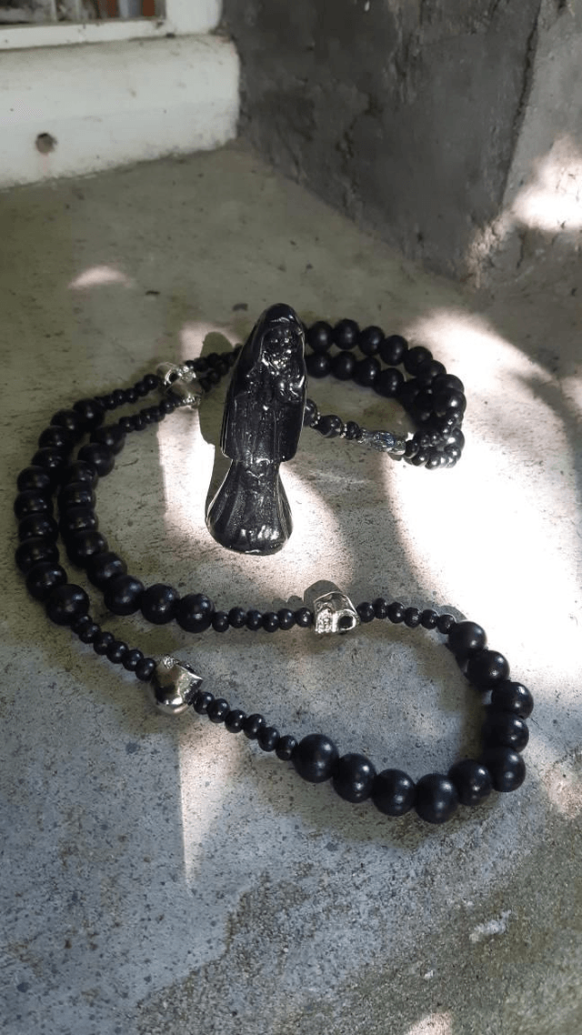 Chapelet Santa Muerte negra