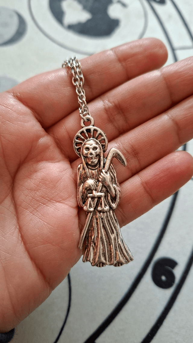 Collier Santa Muerte argenté 