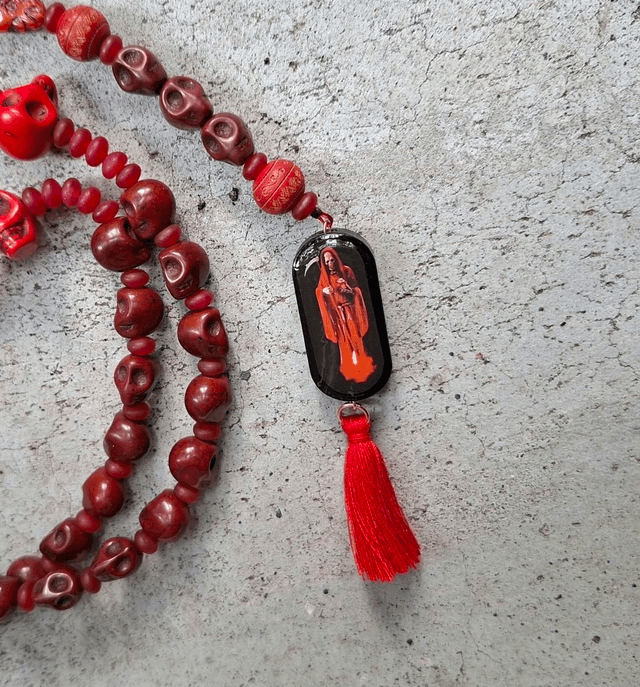 Chapelet Santa Muerte rouge