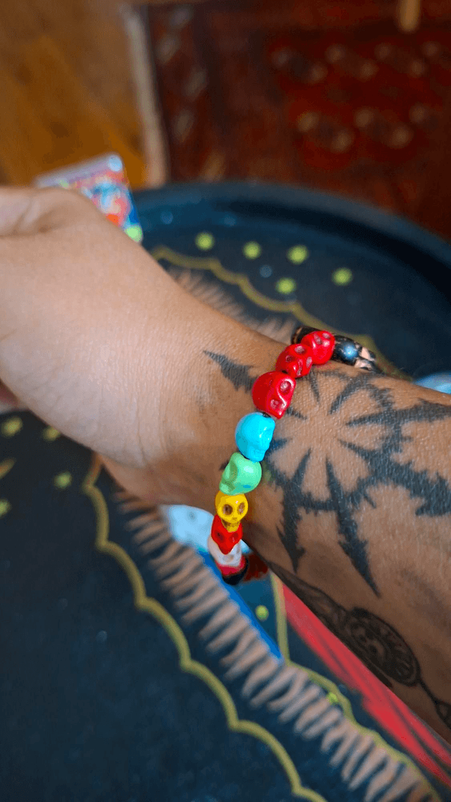 Bracelet Santa Muerte multicolore fleur noire