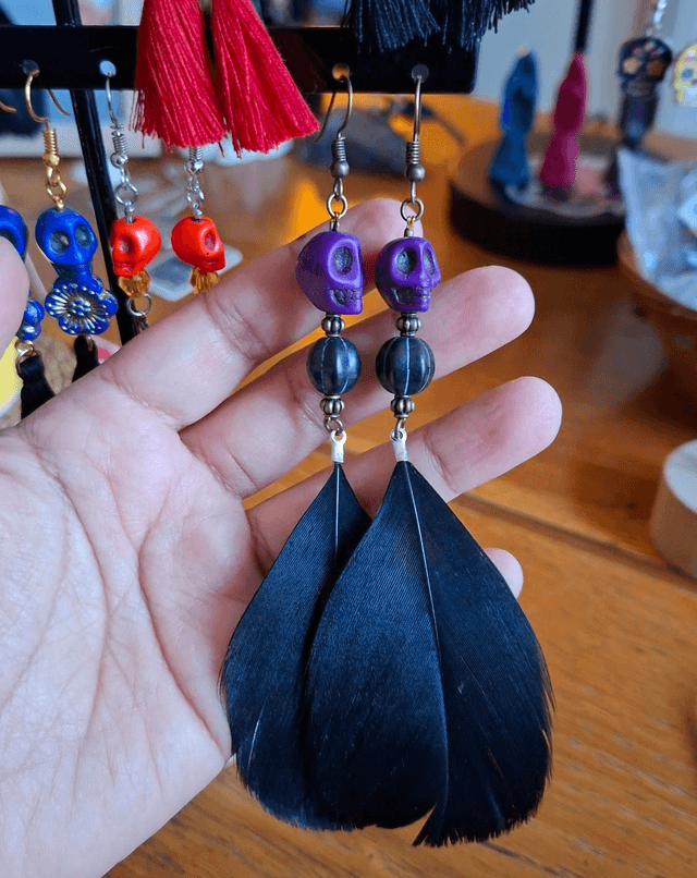 Boucles d&#039;oreilles noire/violette